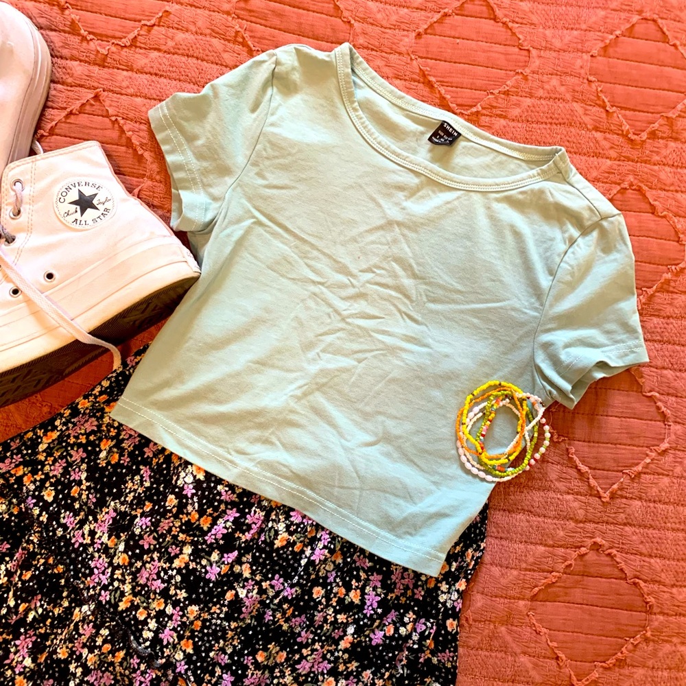 mint green cropped tee